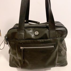 Lululemon “Sweat & Go” Bag w/ laundry bag + strap